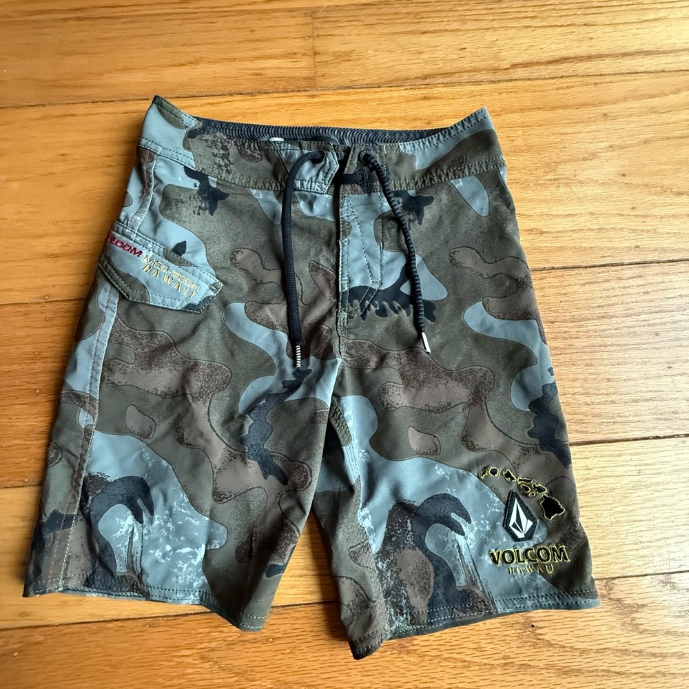 Volcom Green and Brown Athletic Shorts Durable Fabric